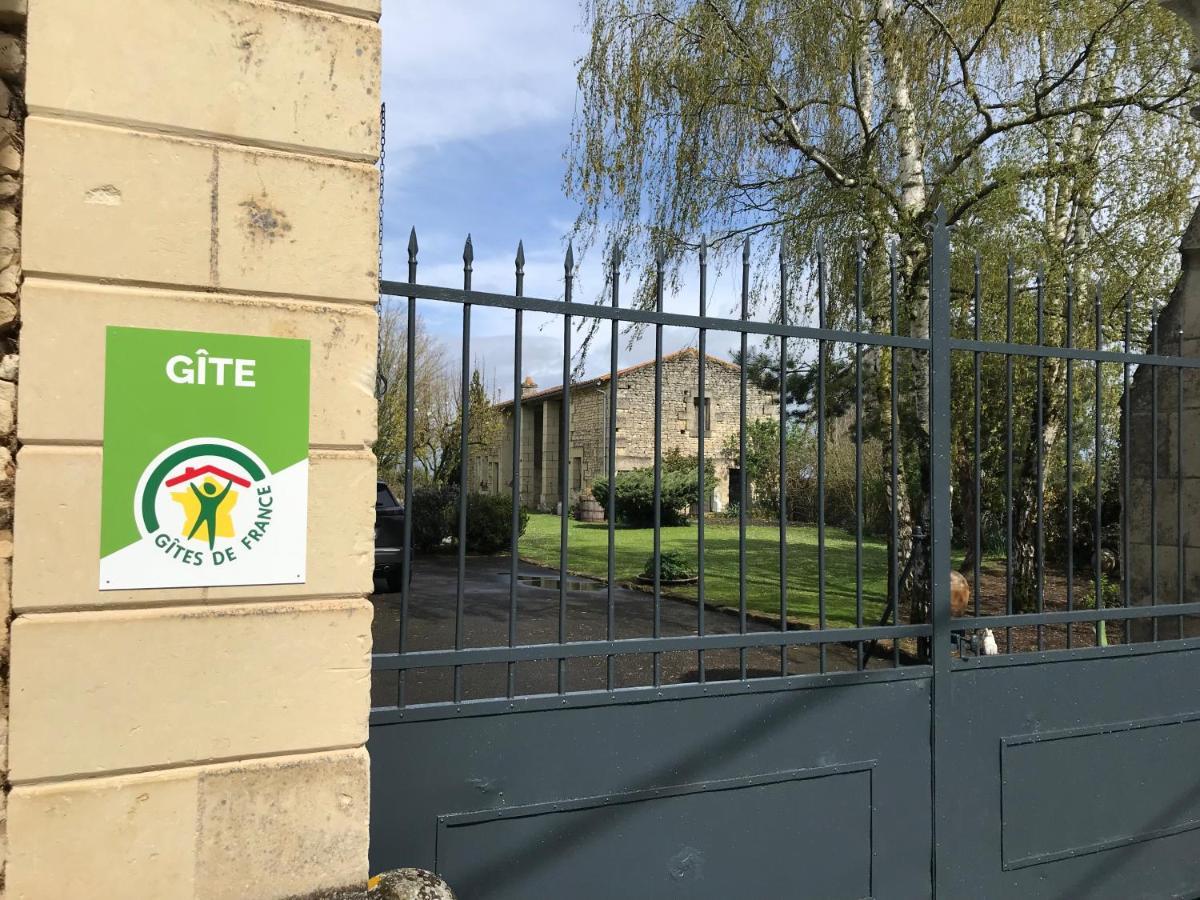 Gite Au Boom Coeur En Options Spa Et Repas Tourtenay エクステリア 写真