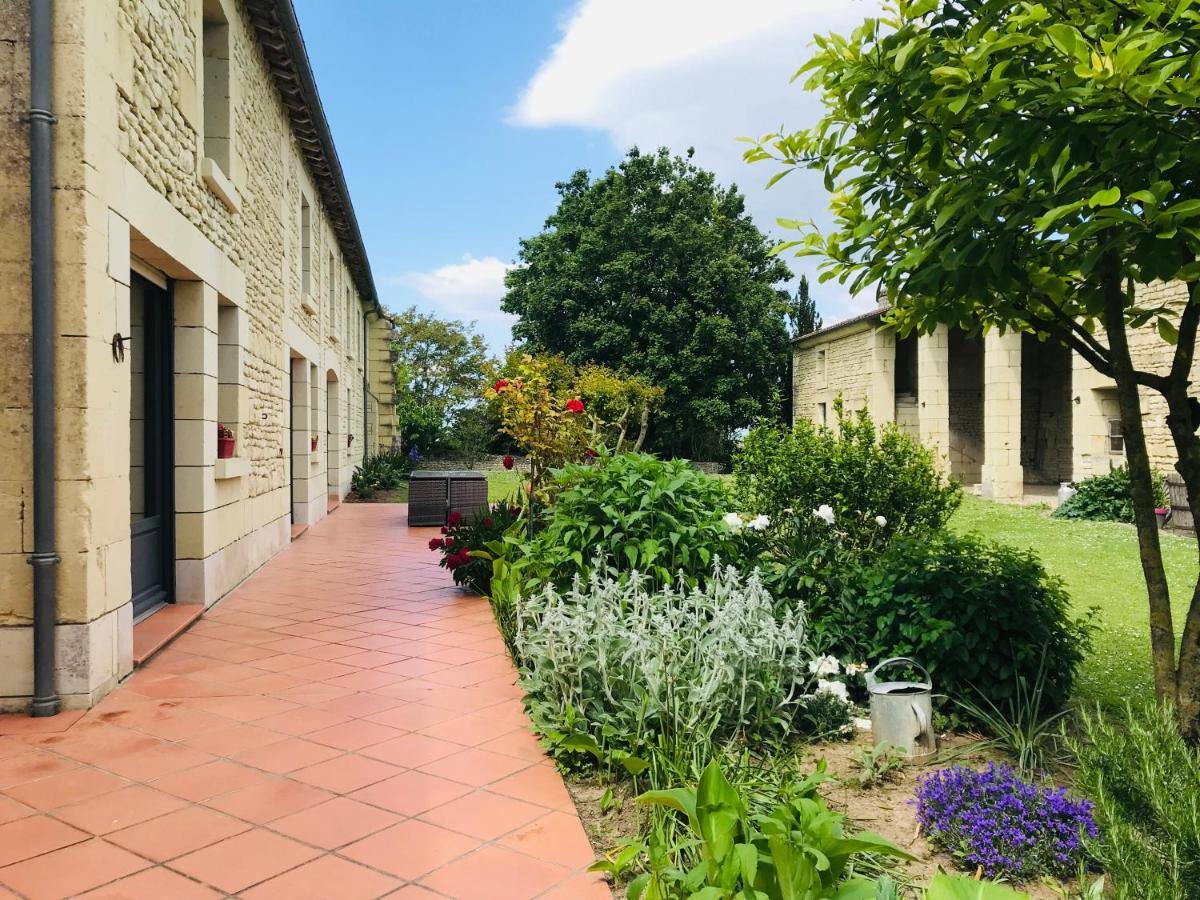 Gite Au Boom Coeur En Options Spa Et Repas Tourtenay エクステリア 写真